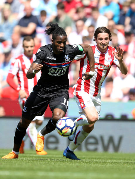 由中场核心 由中场核心